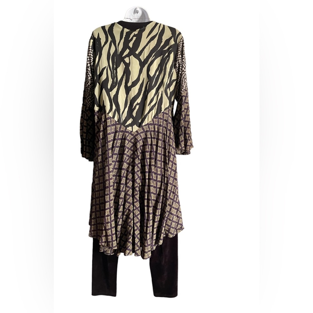NWT.  CARDIGAN by Sacred Threads. L/XL.  LG/CL/GR01.    222622 - Picture 3 of 4